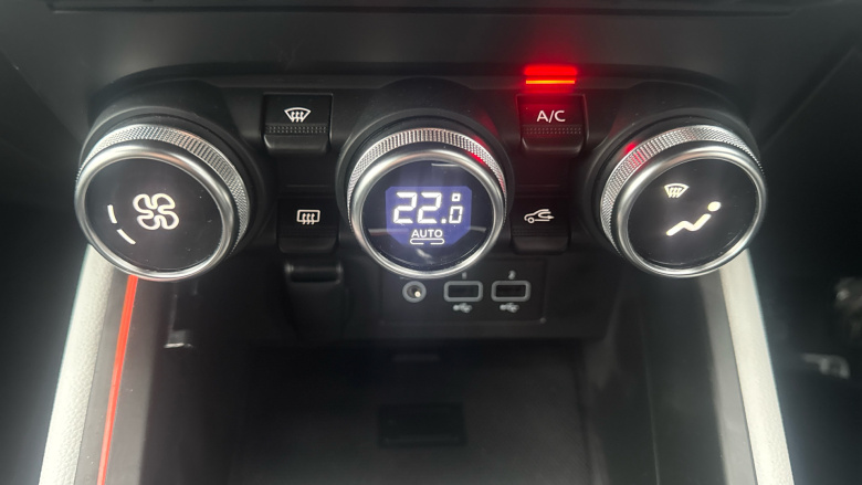 Renault Clio 1.6 E-TECH full hybrid 145 Techno 5dr Auto Hybrid Hatchback